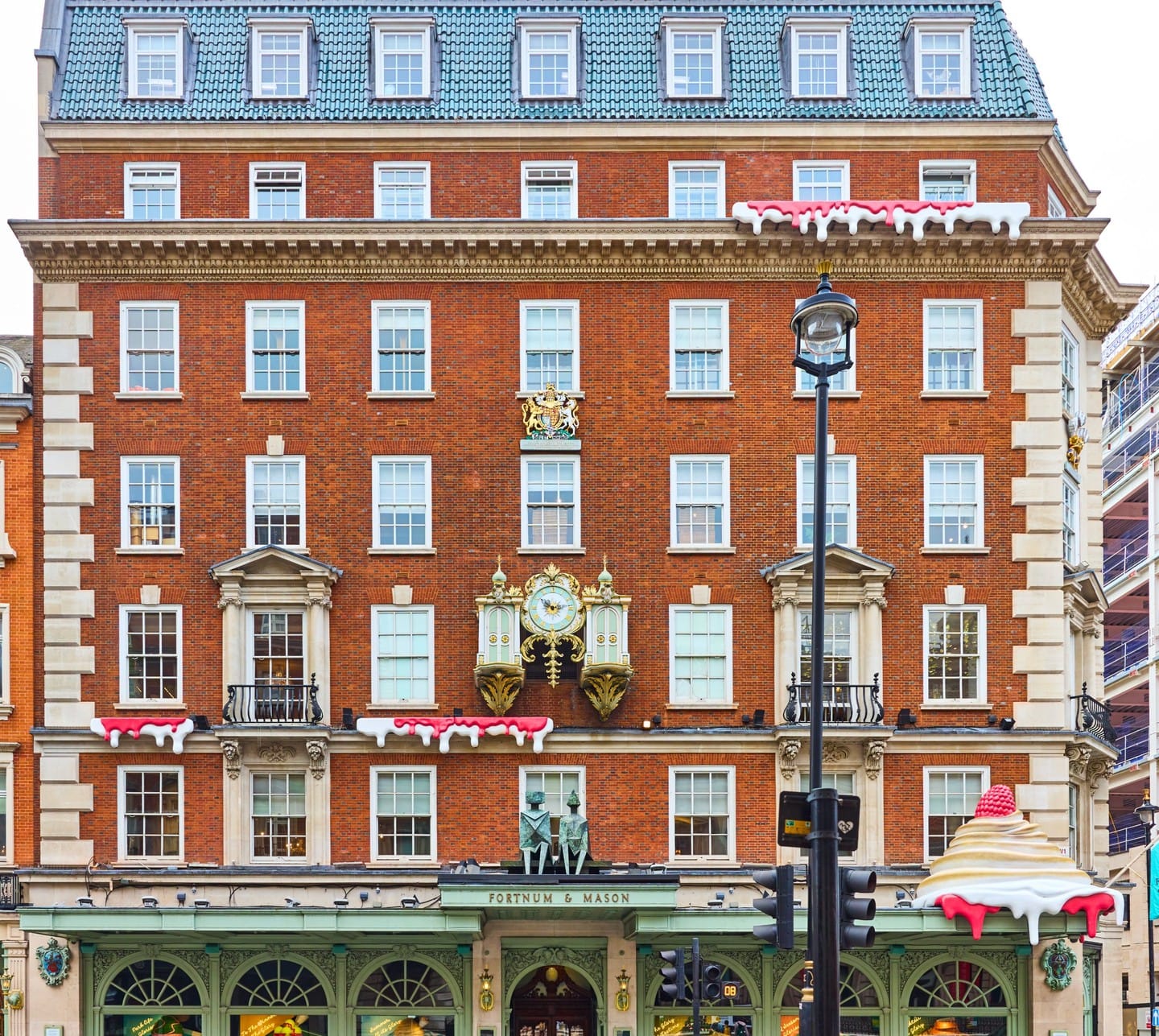 Fortnum & Mason tre secoli di gusto, eleganza e un pizzico di magia britannica